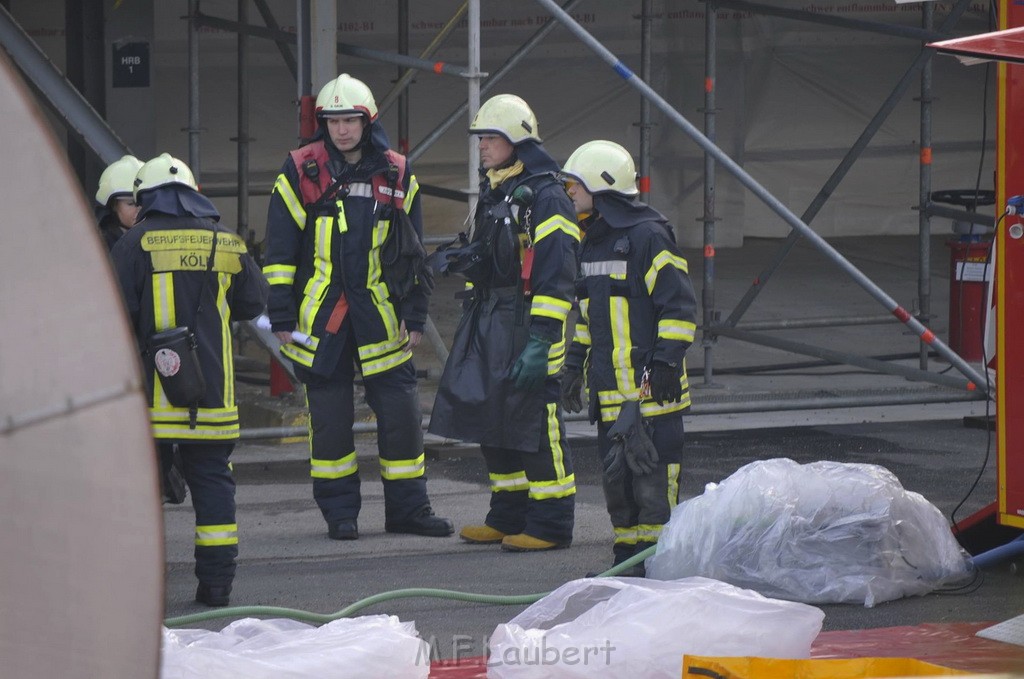 Einsatz BF Koeln Chemie im Hafen Godorf FF P12.jpg